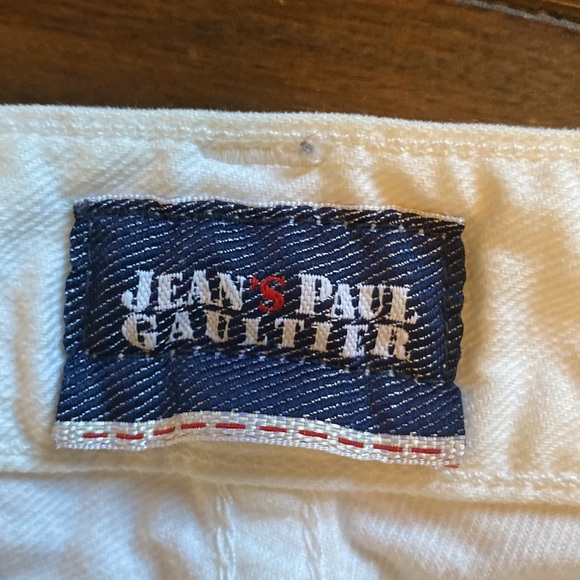 Jean Paul Gaultier white jeans size 29 but fit’s smaller, more like 26-27. - Picture 4 of 5